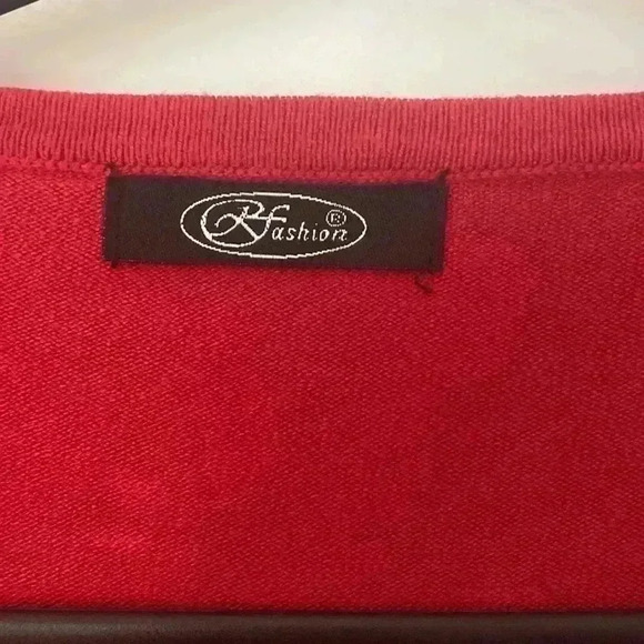 Red sweater - Picture 6 of 6